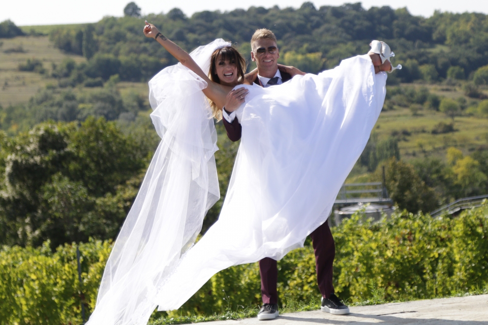 Barbara and Geoff's Hungarian-English ceremony | Hilltop wedding ceremony