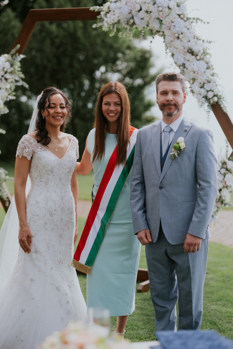 Asha és Richárd magyar-angol nyelvű esküvői szertartása | Tópart Hotel | Balatonvilágos