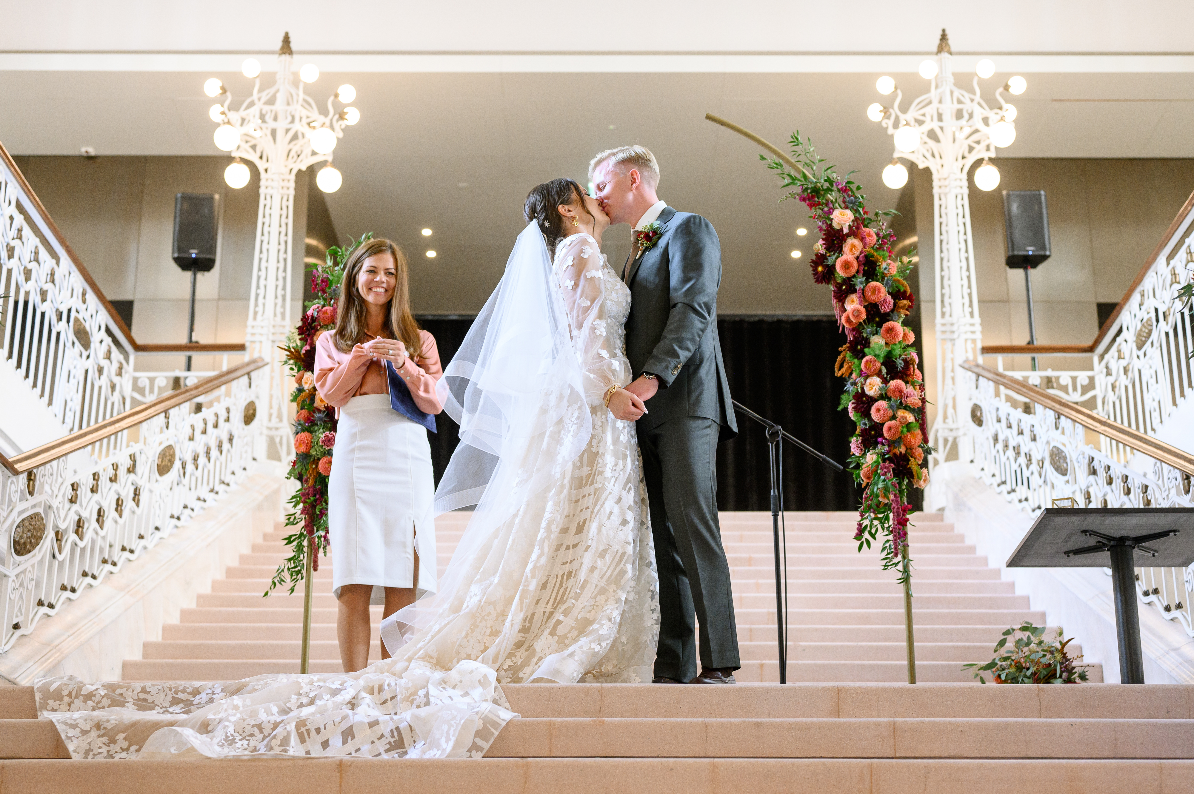 englishhungarianceremonyleader