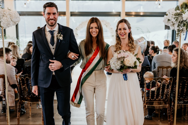 Noémi és András esküvője | Esküvői szertartásvezetés és koordináció egyben | Continenetal Citygolf Club Budapest