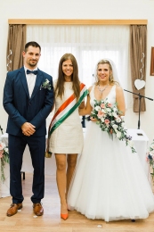 Otti és Iván magyar-angol-szlovák nyelvű esküvői szertartása | Royal Station Sport and Leisure Center