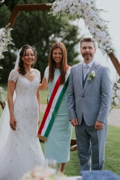 Asha és Richárd magyar-angol nyelvű esküvői szertartása | Tópart Hotel  Balatonvilgáos