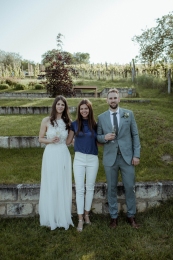 Alexa és Peti esküvője | Esküvői szertartásvezetés és koordináció | Debreczeni Pincészet Etyek