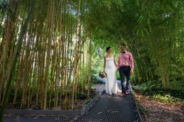 Nóri és Máté esküvői szertartása az Ázsia kertben